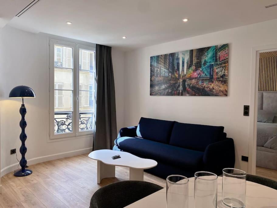 Renovated Near Tuileries And Concorde Parijs